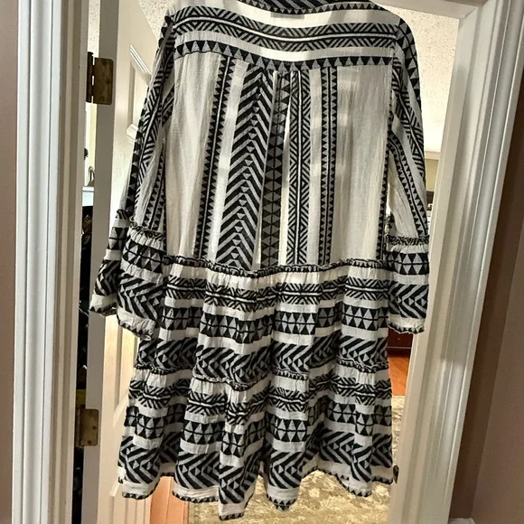 Devotion Twins Black and White Geometric Pattern Dress - Picture 3 of 3